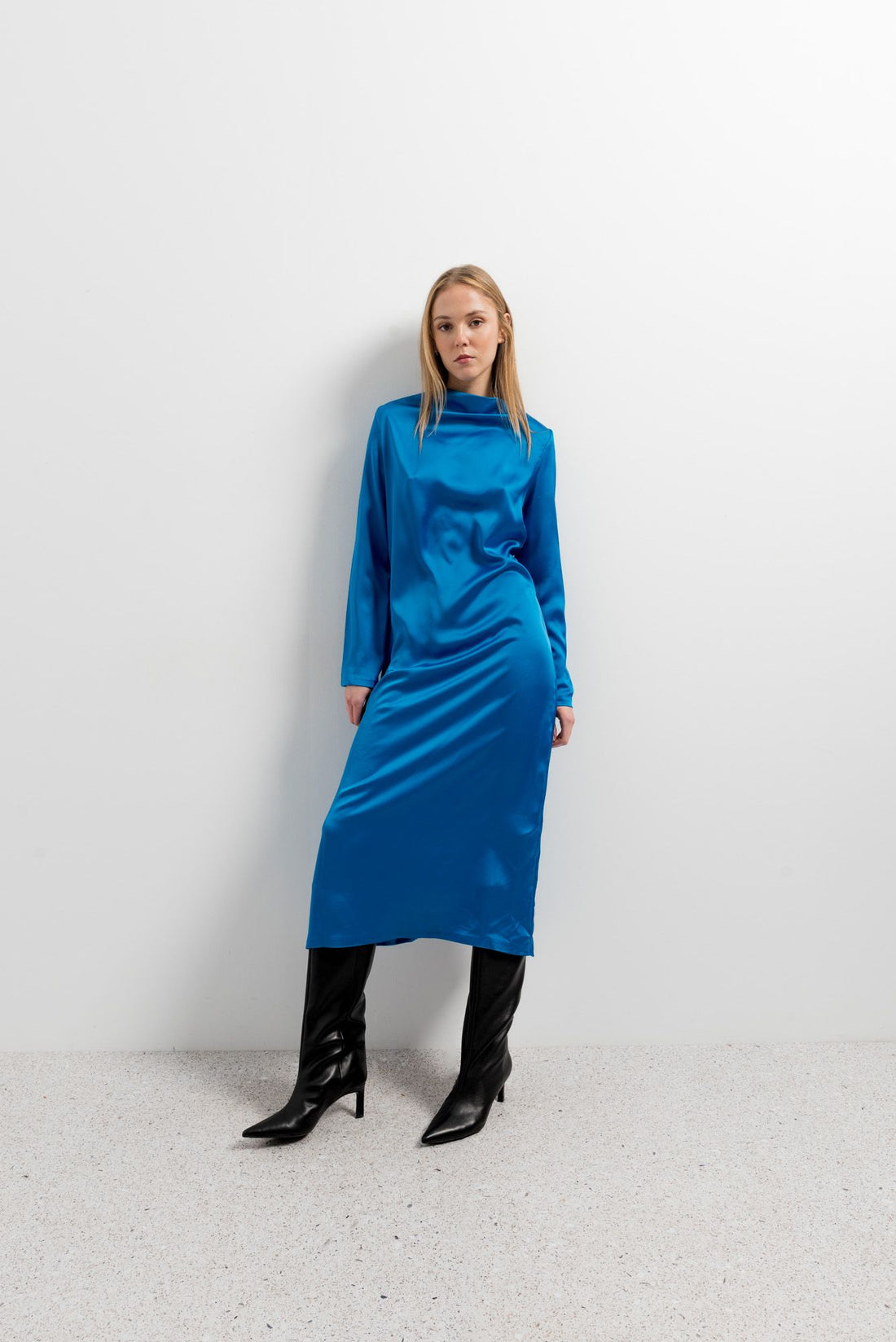 VESTIDO MIDI SATINADO